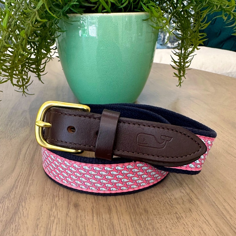 Vineyard Vines Vineyard Whale Canvas Club Belt in Raspberry Size 28 LIKE NEW